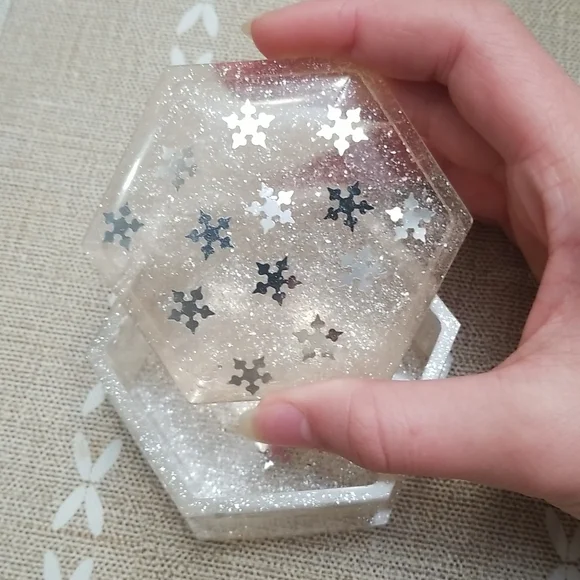 Handmade box and earrings set. - Picture 9 of 9